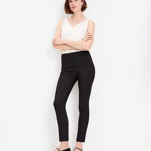 NWT LOFT Size 00 Black Sutton Skinny Pants
